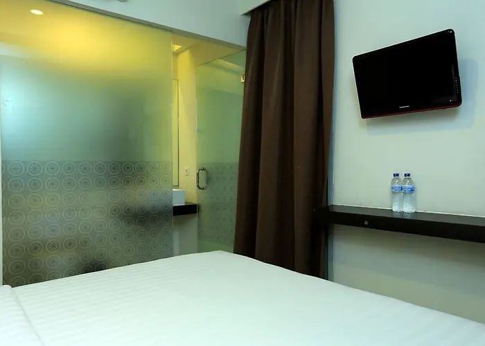 فندق Reddoorz @ Istana Kuta Galeria 3*
